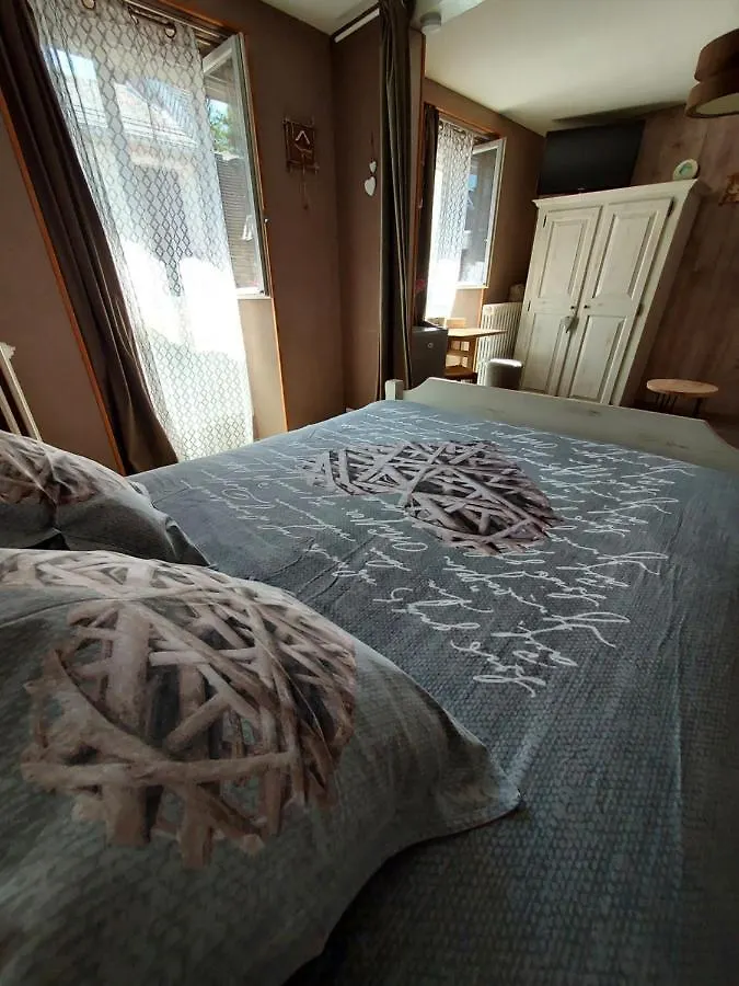 Bed and Breakfast Le Patio de Luchon à Bagnères-de-Luchon Couette-café